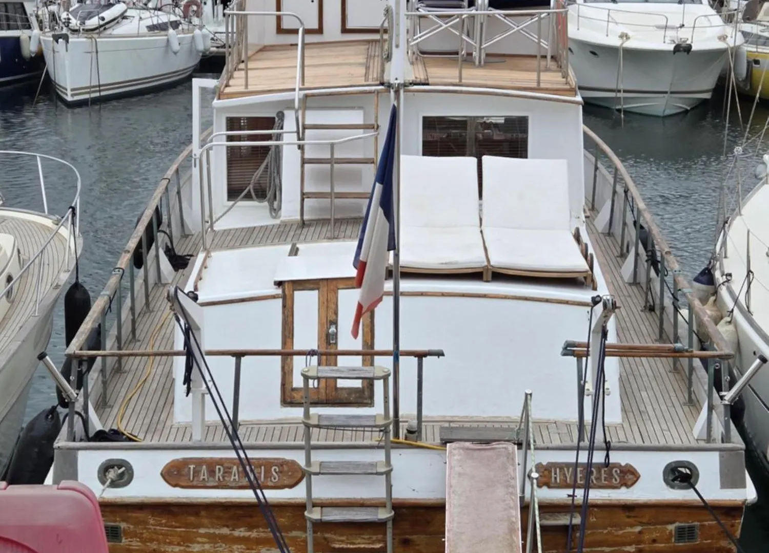 بوتيل فندق Bateau De Legende تولون