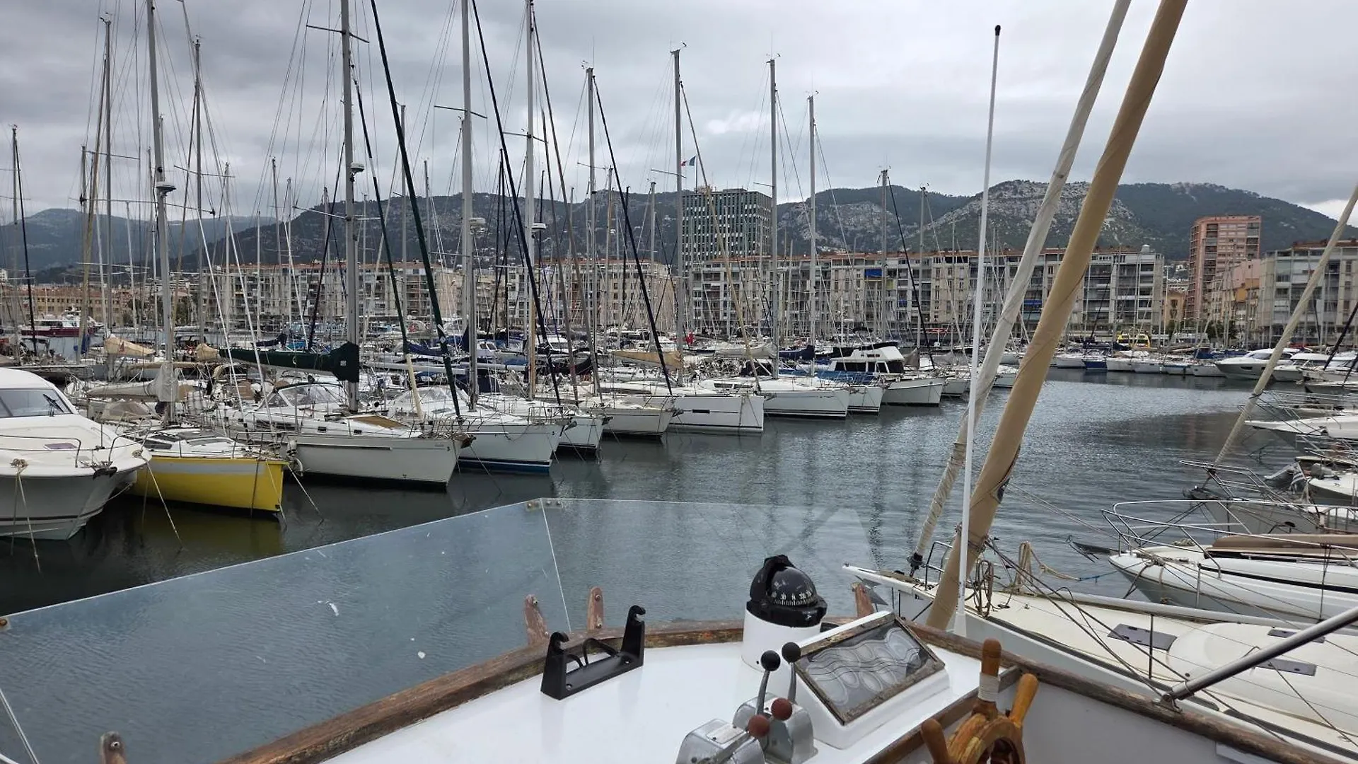 بوتيل فندق Bateau De Legende تولون فرنسا